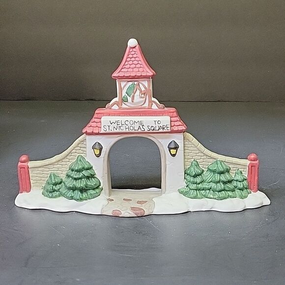 VINTAGE  90's  ST.NICHOLAS SQUARE "VILLAGE GATE" ACCESSORY - Picture 2 of 7